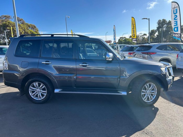 2015 Mitsubishi Pajero GLS