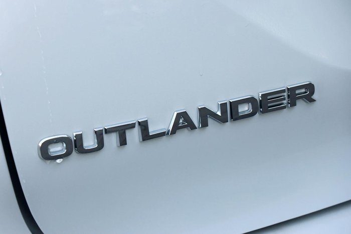 2025 Mitsubishi Outlander ES ZM MY25 AWD White Diamond