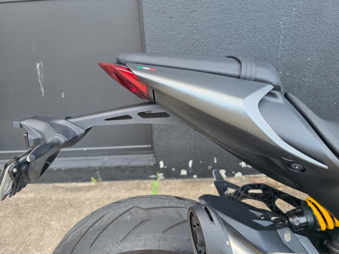 2022 DUCATI MONSTER + GREY