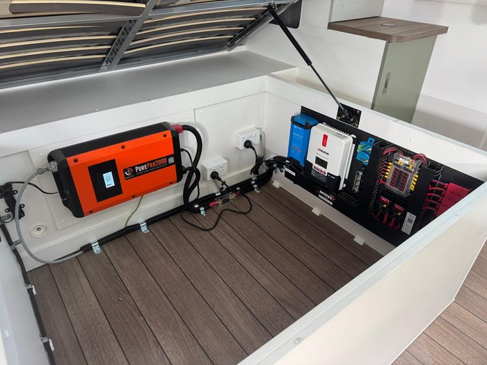 2026 ROADHOUSE CARAVANS 22FT Family Bunk Van