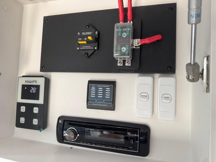 2026 ROADHOUSE CARAVANS 22FT Family Bunk Van