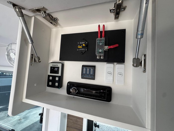 2026 ROADHOUSE CARAVANS 22FT Family Bunk Van