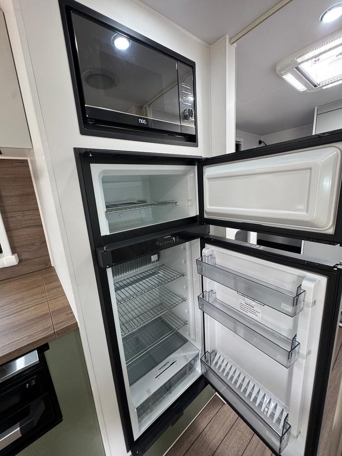 2026 ROADHOUSE CARAVANS 22FT Family Bunk Van