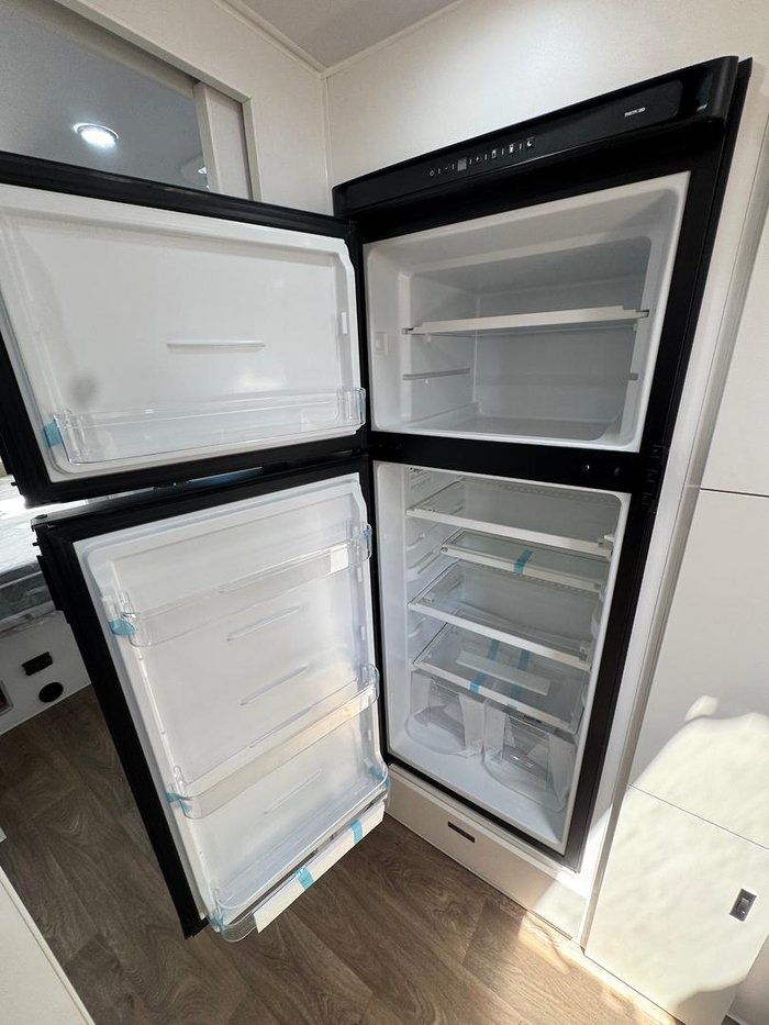 2026 ROADHOUSE CARAVANS 23FT Rear Club Off Road