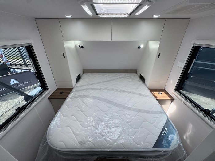 2026 ROADHOUSE CARAVANS 23FT Rear Club Off Road