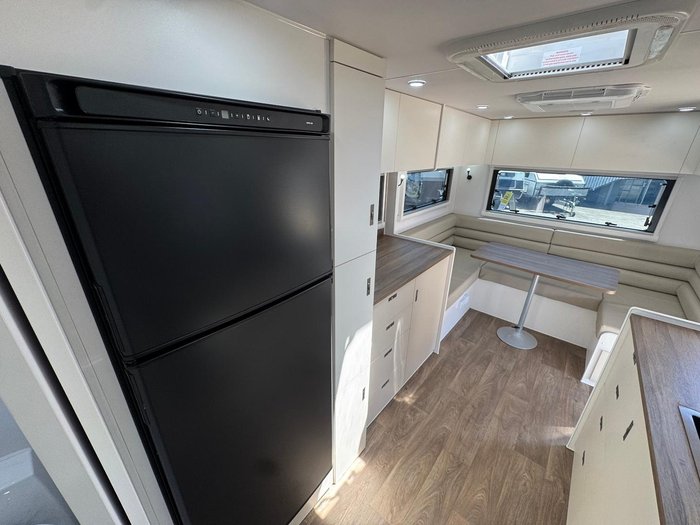 2026 ROADHOUSE CARAVANS 23FT Rear Club Off Road