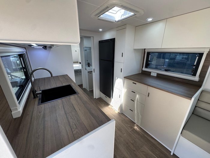 2026 ROADHOUSE CARAVANS 23FT Rear Club Off Road