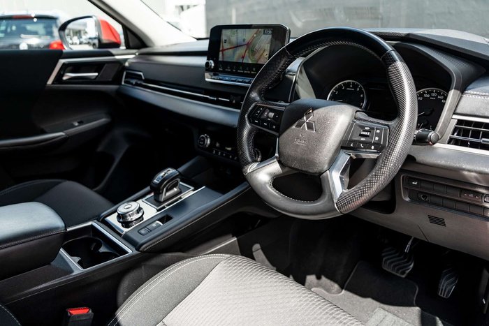 2021 Mitsubishi Outlander LS