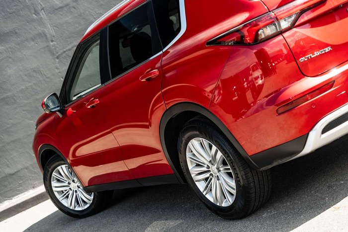 2021 Mitsubishi Outlander LS