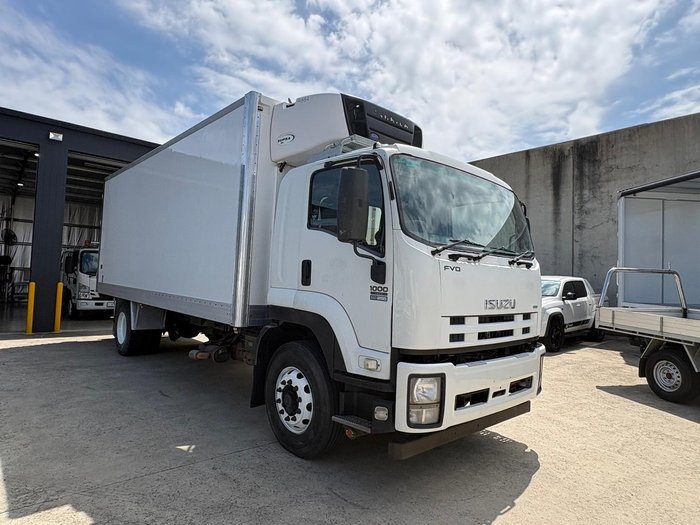 2013 Isuzu F Series FVD 1000 WHITE