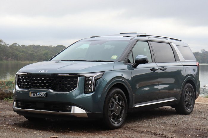 2025 Kia Carnival GT-Line HEV