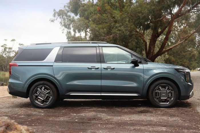 2025 Kia Carnival GT-Line HEV