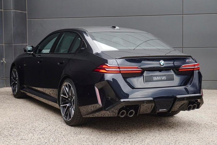 2025 BMW M5
