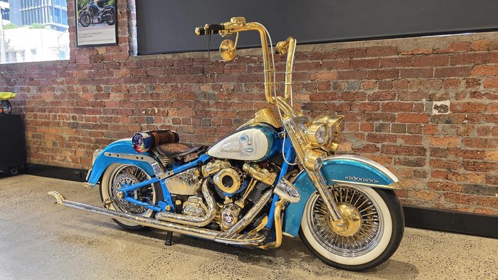 Harley-Davidson Deluxe 107 (FLDE) Softail