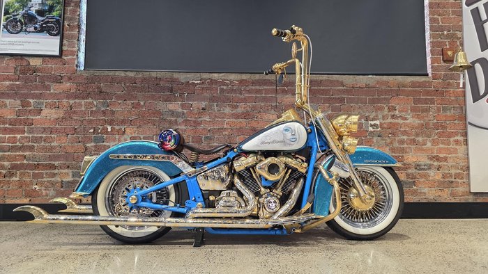 Harley-Davidson Deluxe 107 (FLDE) Softail