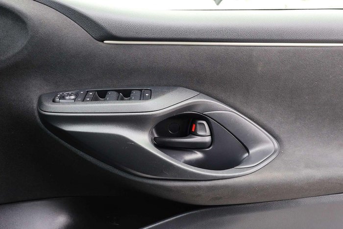 2024 Toyota Yaris Ascent Sport