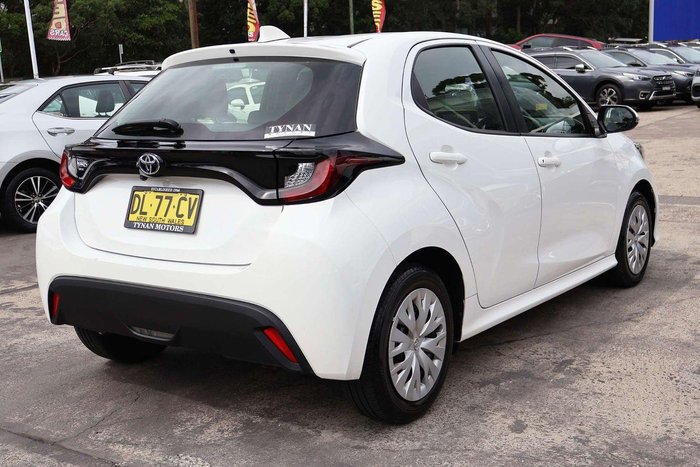 2024 Toyota Yaris Ascent Sport