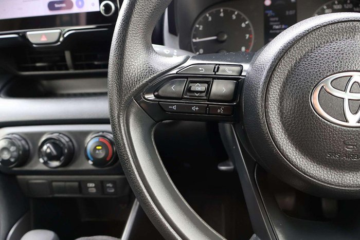 2024 Toyota Yaris Ascent Sport