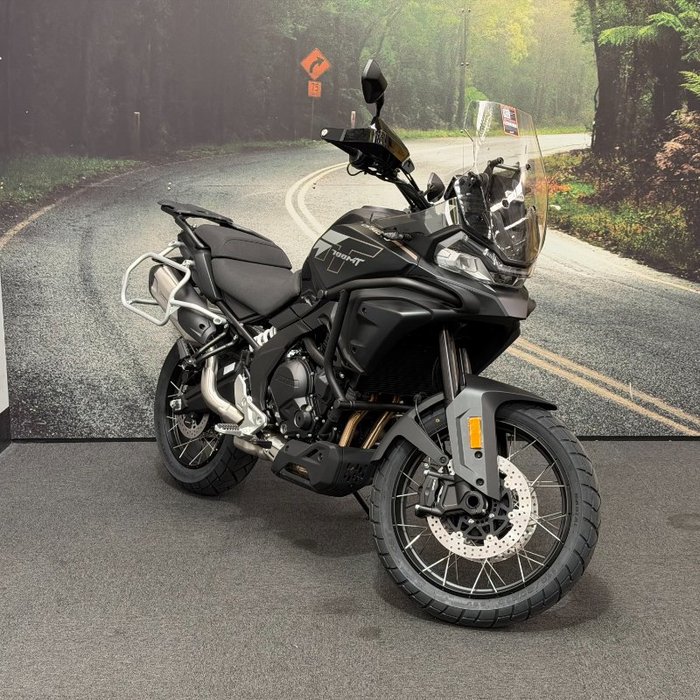 2026 CFMOTO 700MT NEBULA BLACK