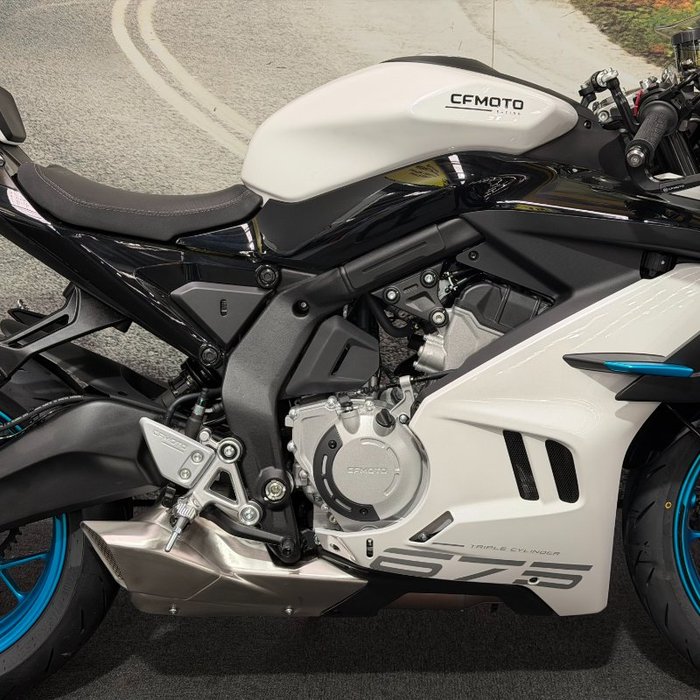 2025 CFMOTO 2025 CF Moto 650CC 675SR-R ABS NEBULA WHITE
