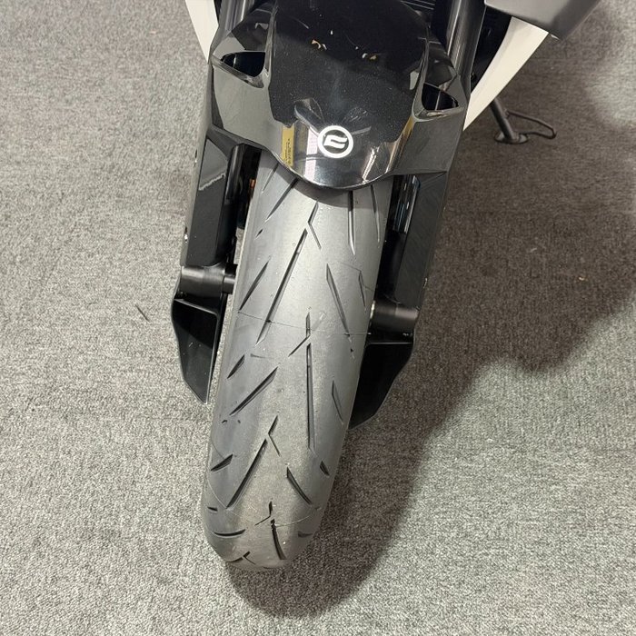 2025 CFMOTO 2025 CF Moto 650CC 675SR-R ABS NEBULA WHITE