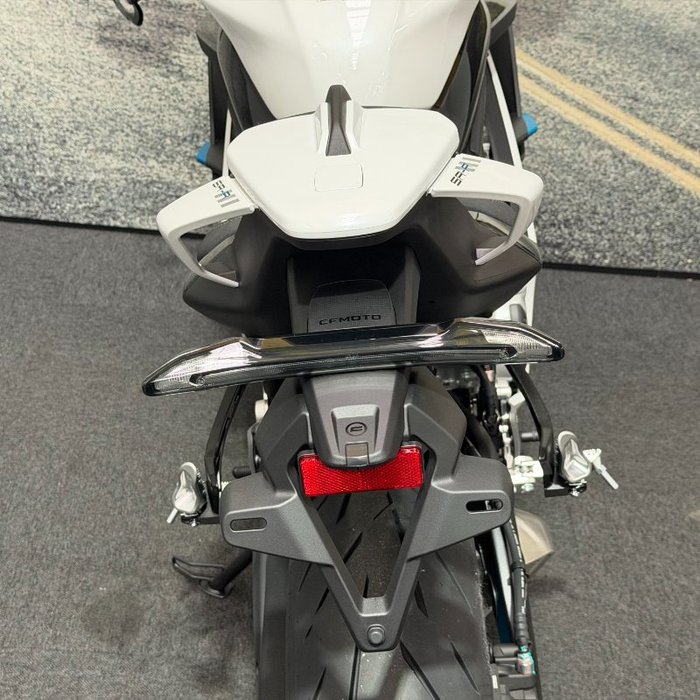 2025 CFMOTO 2025 CF Moto 650CC 675SR-R ABS NEBULA WHITE