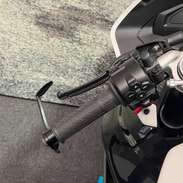 2025 CFMOTO 2025 CF Moto 650CC 675SR-R ABS NEBULA WHITE