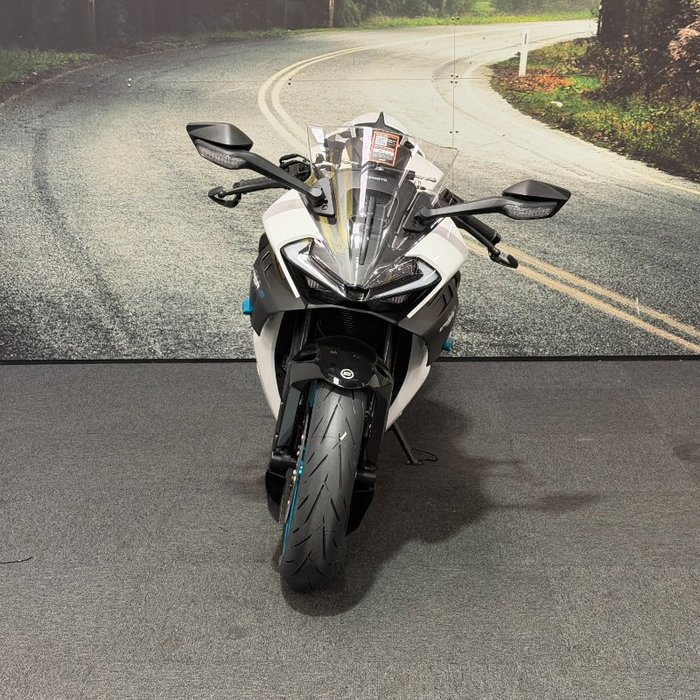 2025 CFMOTO 2025 CF Moto 650CC 675SR-R ABS NEBULA WHITE