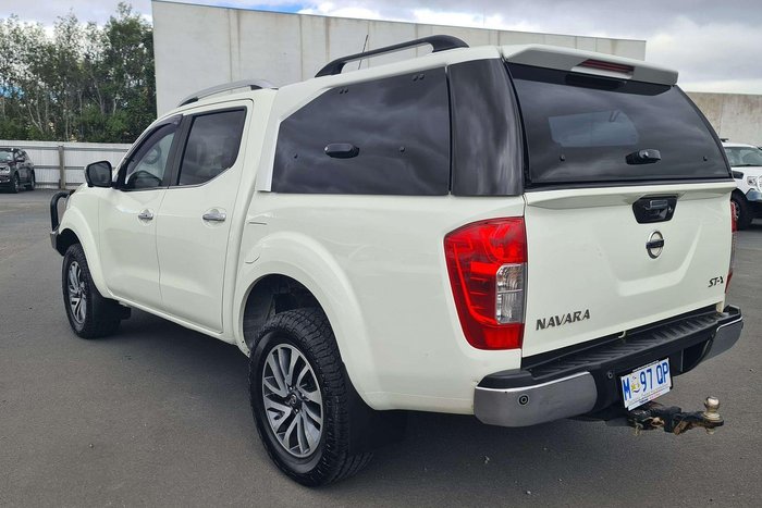 2020 Nissan Navara ST-X