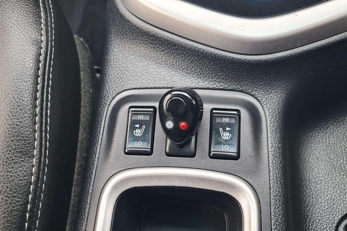 2020 Nissan Navara ST-X