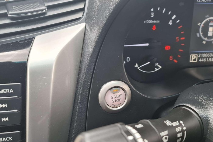 2020 Nissan Navara ST-X