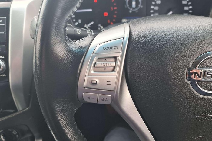 2020 Nissan Navara ST-X