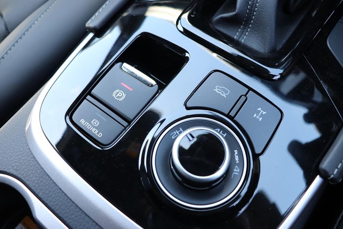 2025 Isuzu MU-X LS-T