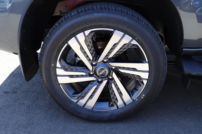 2025 Isuzu MU-X LS-T