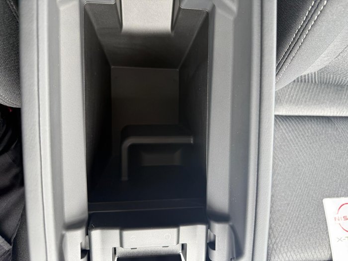 2025 Nissan X-TRAIL ST