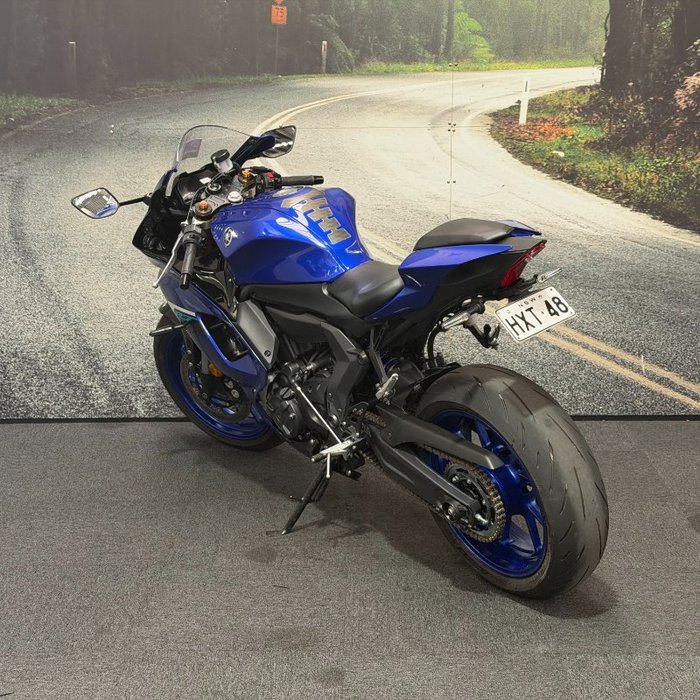 2024 Yamaha YZF-R7LA Blue