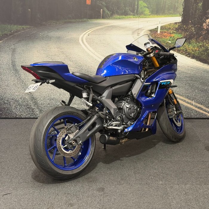 2024 Yamaha YZF-R7LA Blue