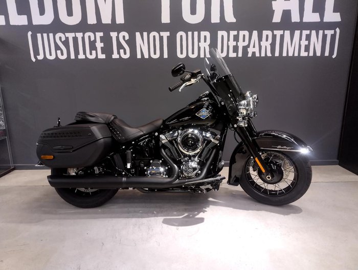 2025 Harley-Davidson Heritage Classic 117 (FLHC) Softail Black