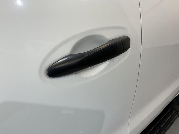 2023 Nissan Navara SL