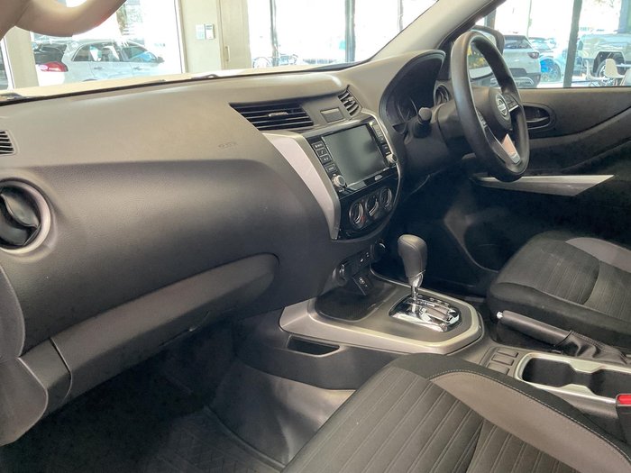 2023 Nissan Navara SL