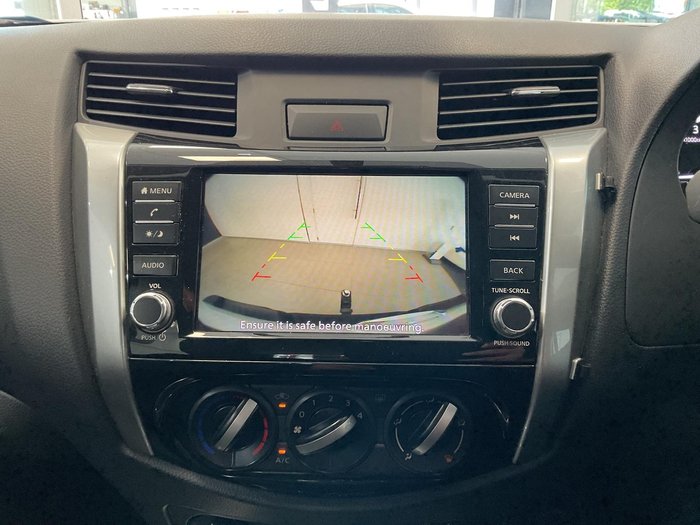 2023 Nissan Navara SL