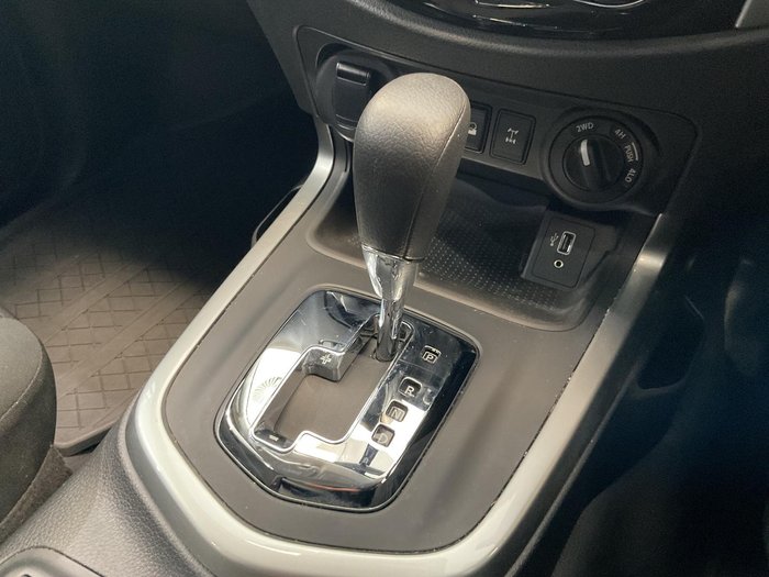 2023 Nissan Navara SL