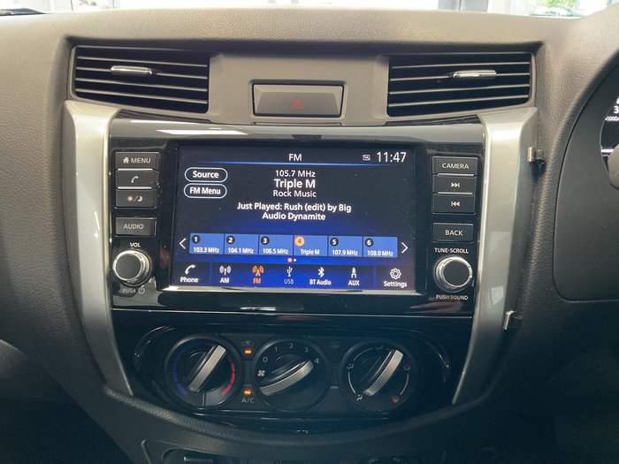 2023 Nissan Navara SL