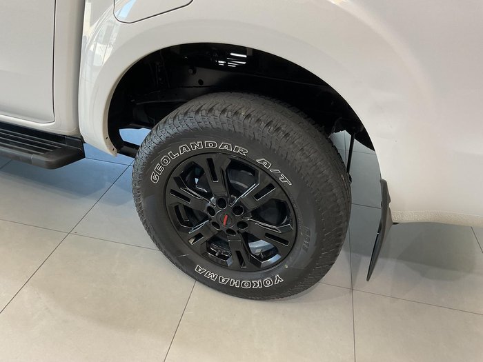 2023 Nissan Navara SL