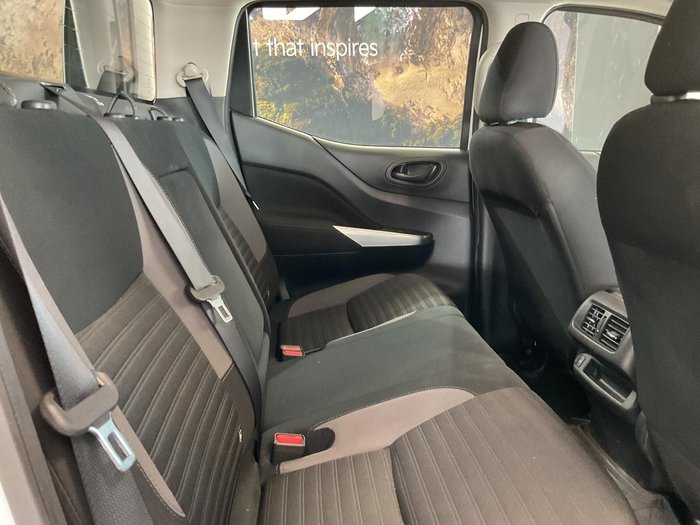 2023 Nissan Navara SL