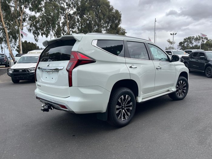 2022 Mitsubishi Pajero Sport GLS