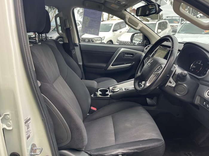 2022 Mitsubishi Pajero Sport GLS