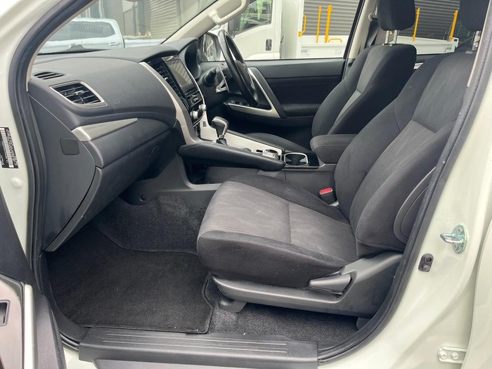 2022 Mitsubishi Pajero Sport GLS