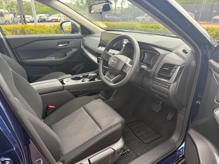 2025 Nissan X-TRAIL ST