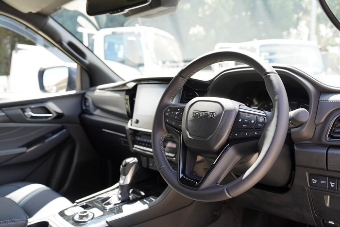 2025 Isuzu MU-X LS-T